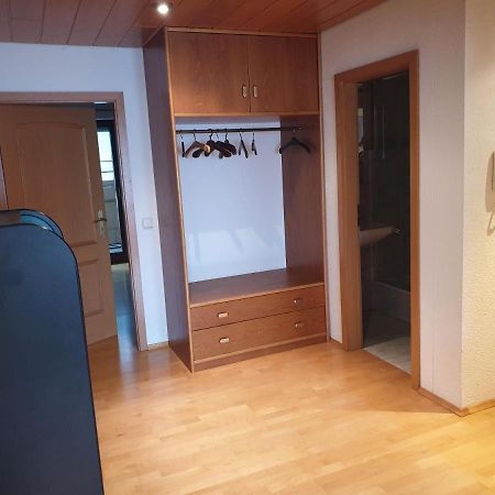 Wohnung Fuer 4 Personen, 2 Schlafzimmer, 2 Parkplaetze, Wlan Lago de Constança Exterior foto