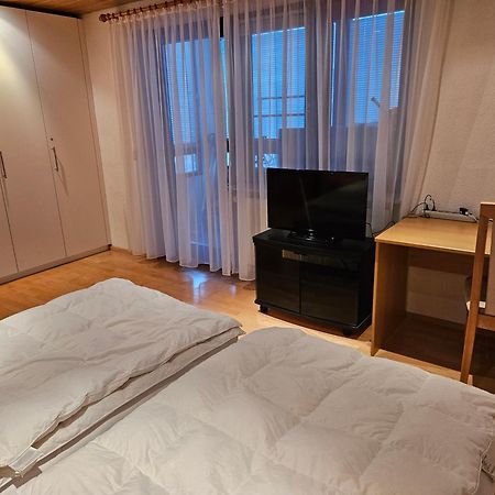 Wohnung Fuer 4 Personen, 2 Schlafzimmer, 2 Parkplaetze, Wlan Lago de Constança Exterior foto