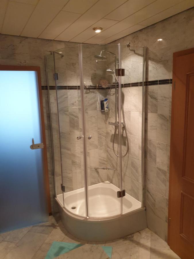 Wohnung Fuer 4 Personen, 2 Schlafzimmer, 2 Parkplaetze, Wlan Lago de Constança Exterior foto