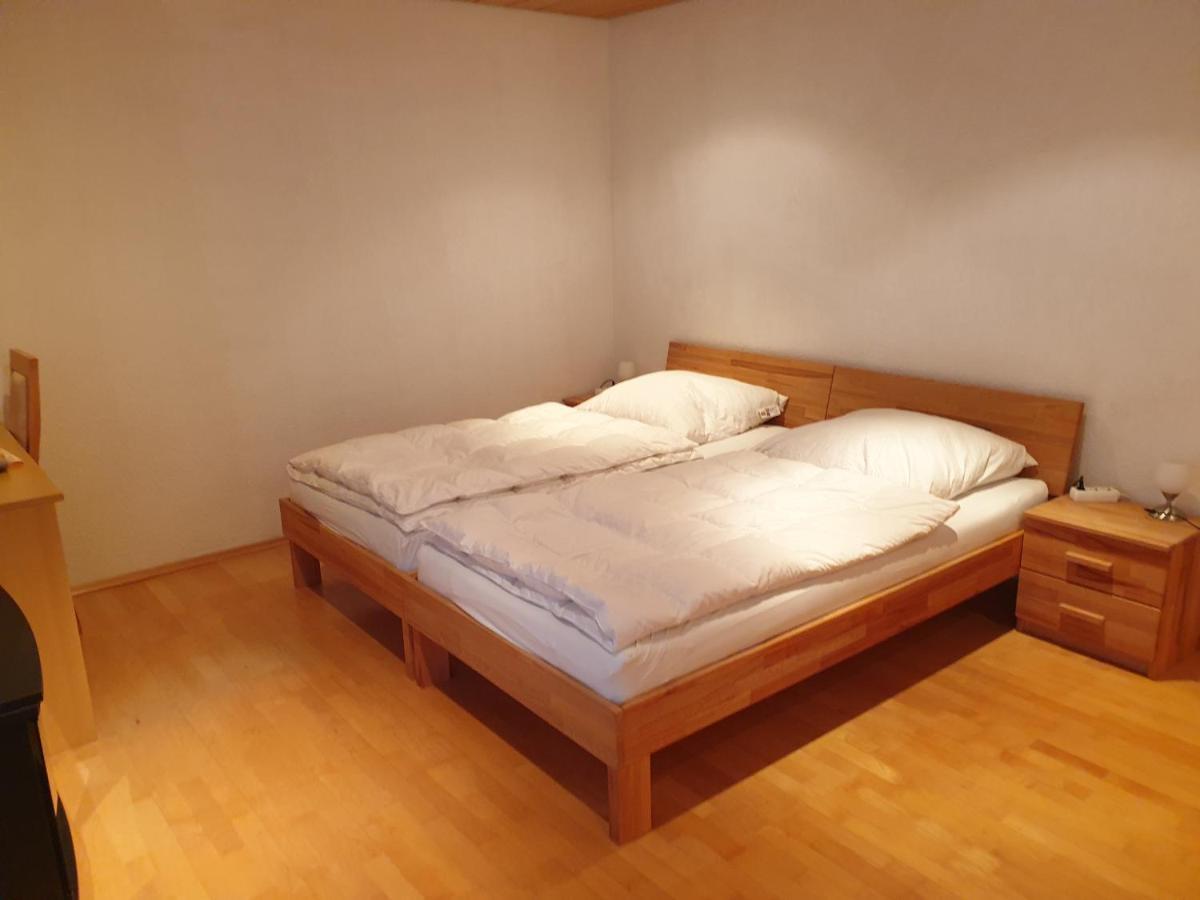 Wohnung Fuer 4 Personen, 2 Schlafzimmer, 2 Parkplaetze, Wlan Lago de Constança Exterior foto