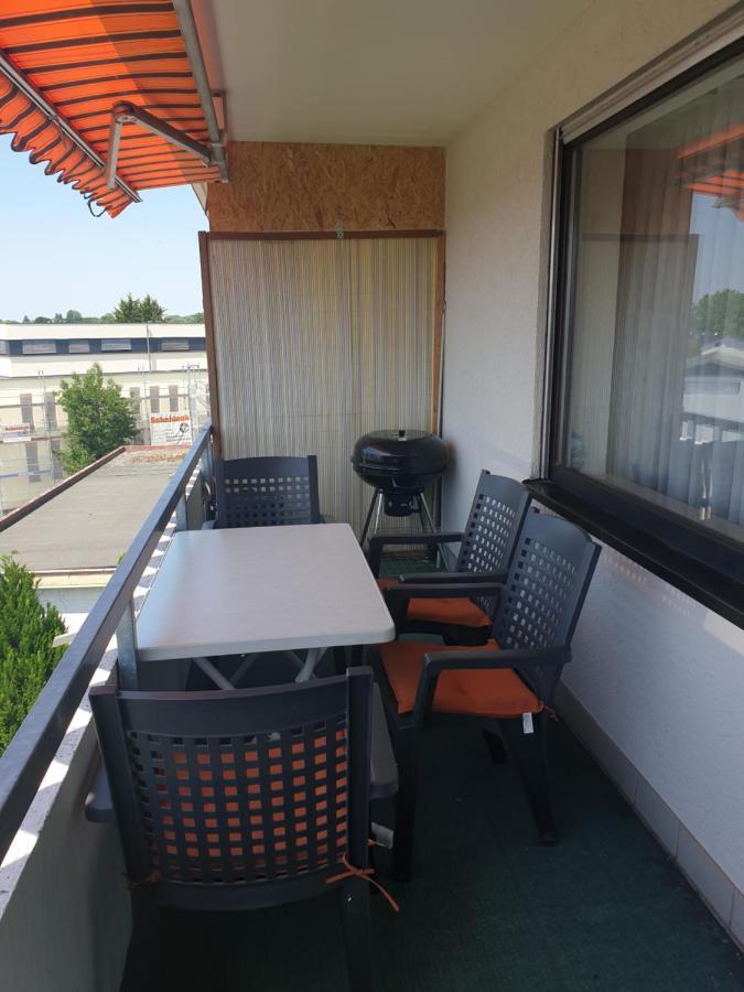 Wohnung Fuer 4 Personen, 2 Schlafzimmer, 2 Parkplaetze, Wlan Lago de Constança Exterior foto